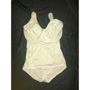 Bali Passion For Comfort Minimizing Bodysuit Size 38DDD Full Figure RN15763